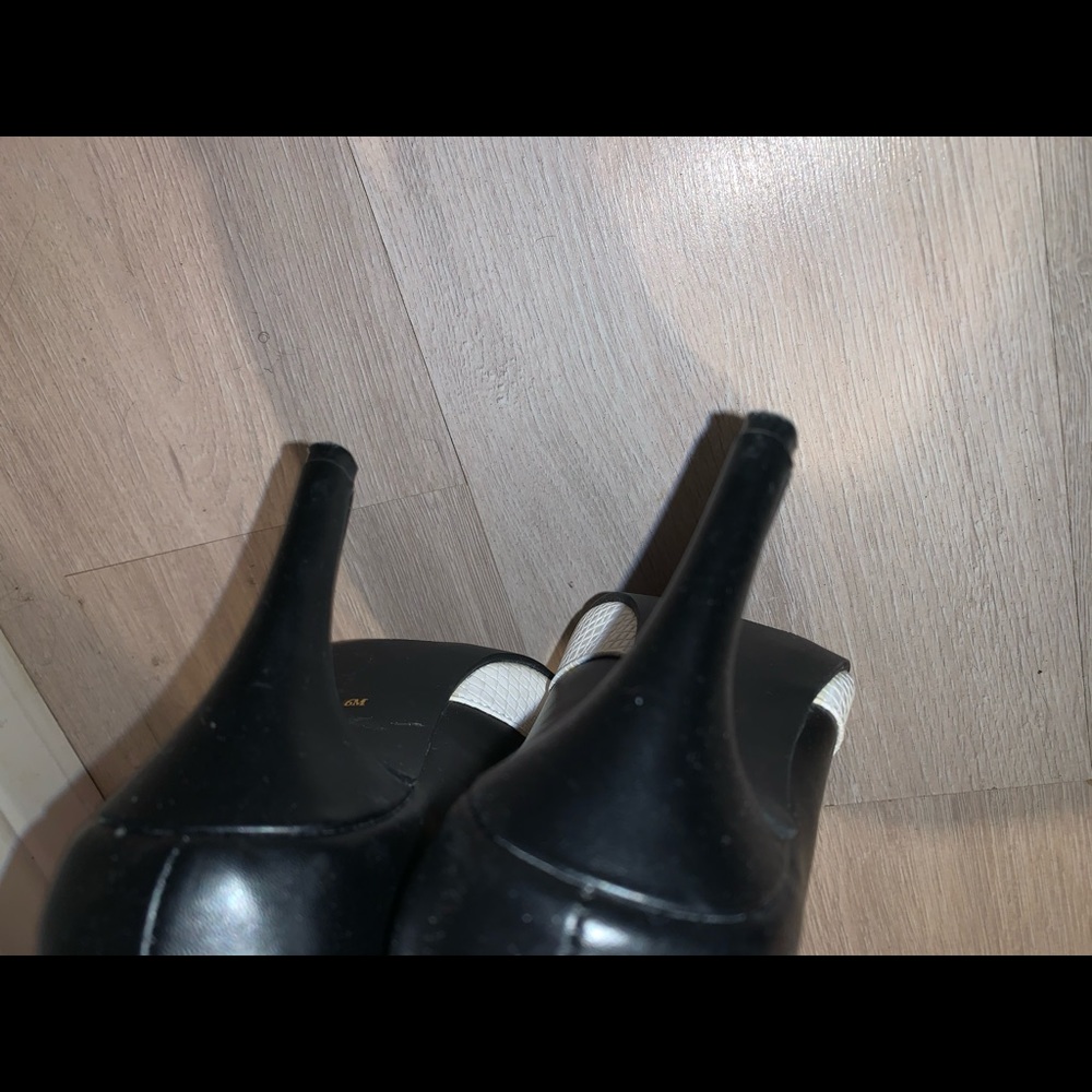 Heels - Picture 4 of 5